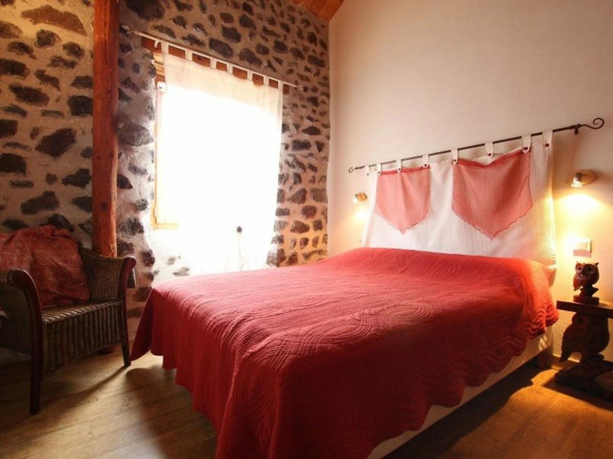 Hébergement de vacances Saint-christophe-sur-dolaison, 4 Pièces, 8 Personnes - Fr-1-582-284